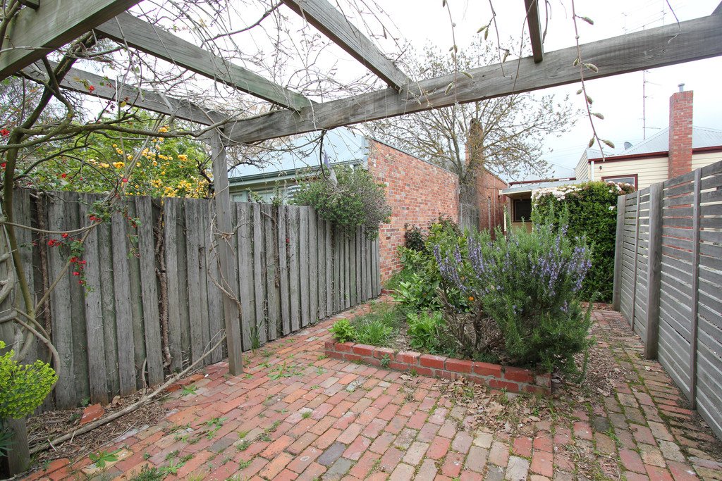 18 Burnbank Street LAKE WENDOUREE 13