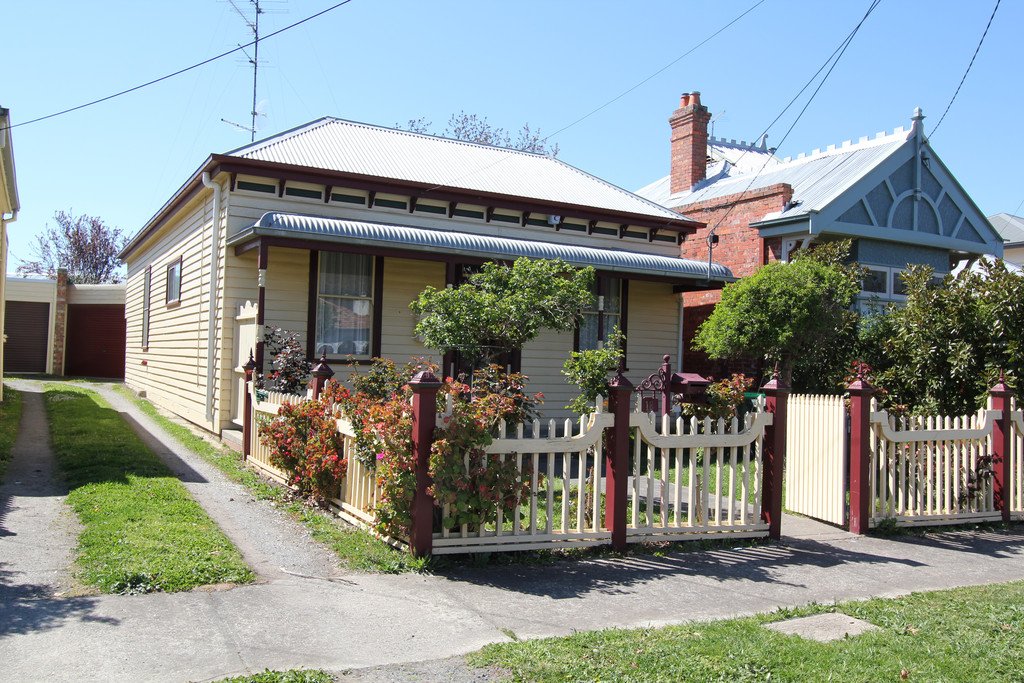 18 Burnbank Street LAKE WENDOUREE 15