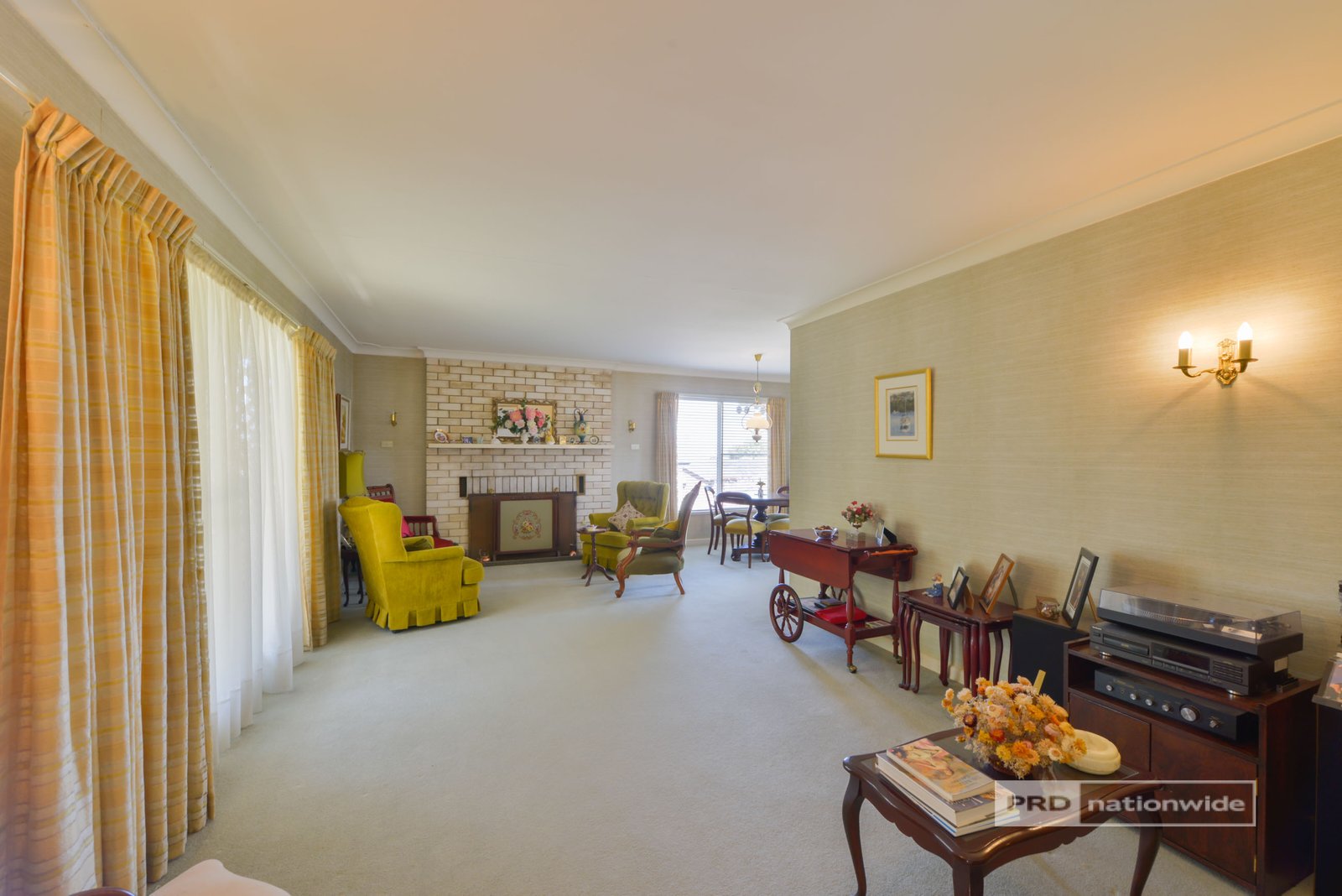 18 Bushland Avenue TAMWORTH 2