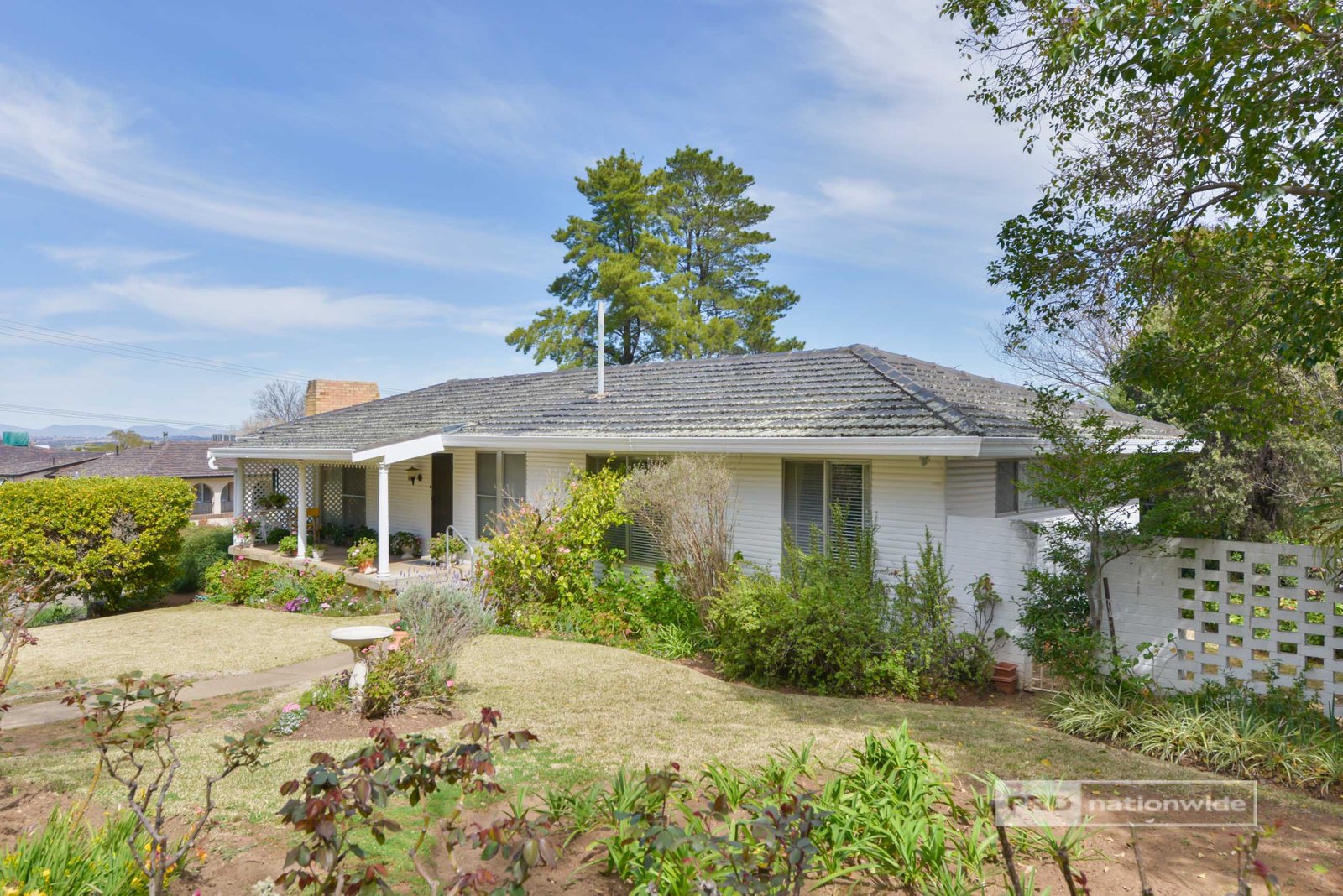 18 Bushland Avenue TAMWORTH 19