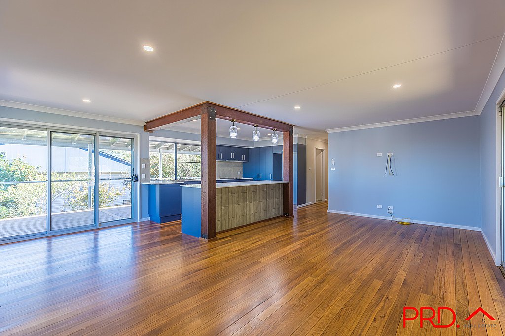 18 Bushland Avenue TAMWORTH 5