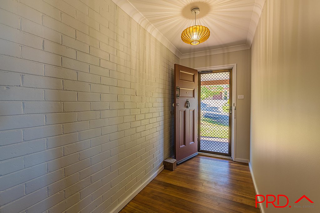 18 Bushland Avenue TAMWORTH 6