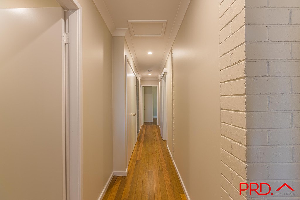 18 Bushland Avenue TAMWORTH 7