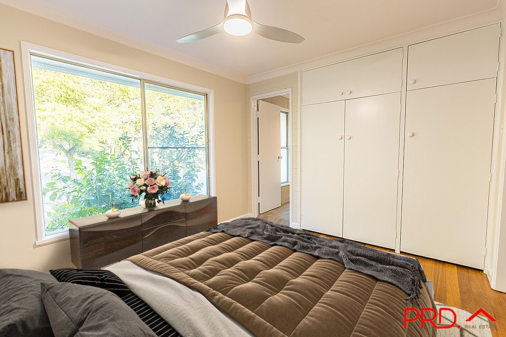 18 Bushland Avenue TAMWORTH 8