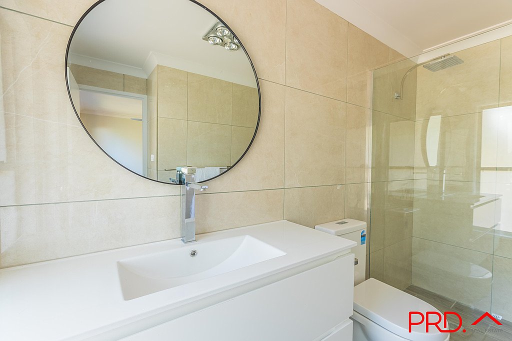 18 Bushland Avenue TAMWORTH 9