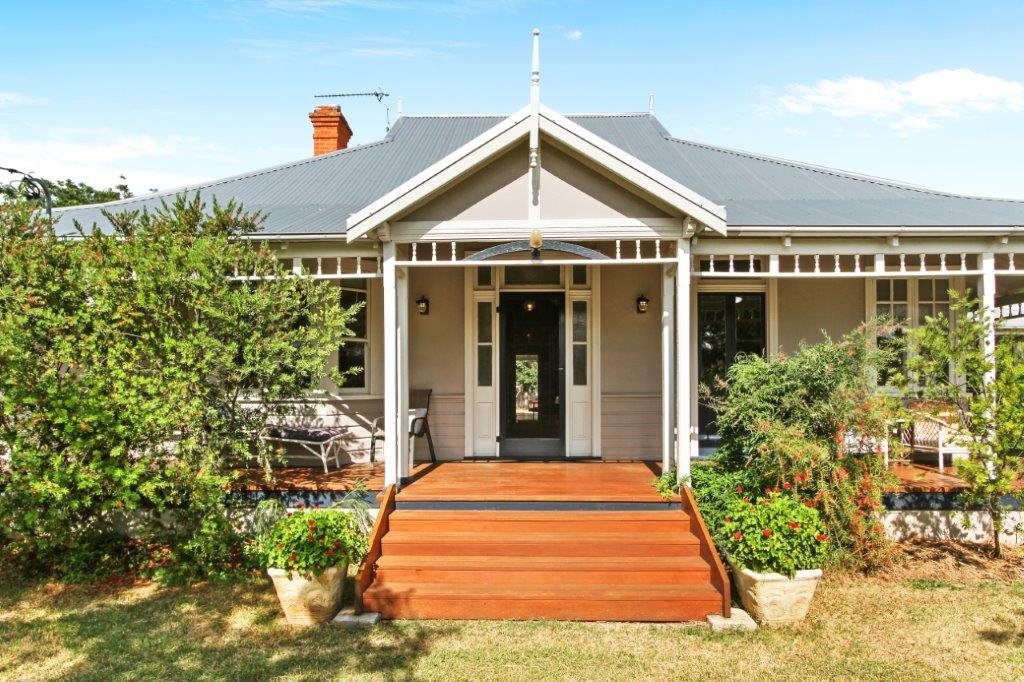 18 Caermarthen Street MANILLA 1