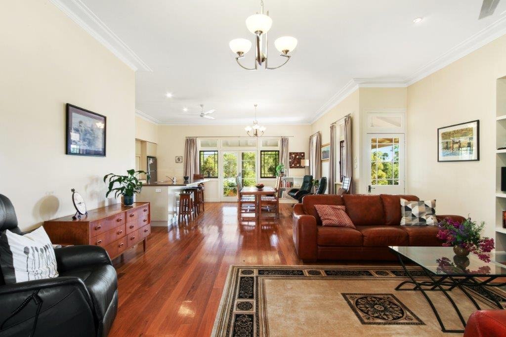 18 Caermarthen Street MANILLA 5