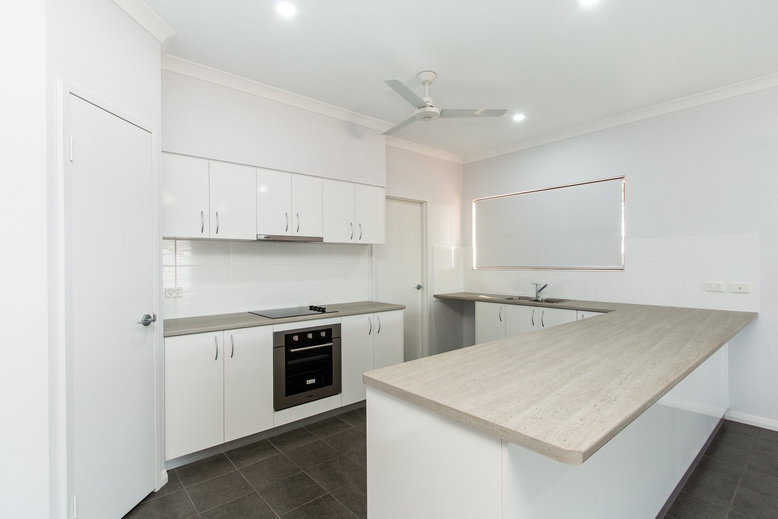 18 Cajuput Crescent DJUGUN 8