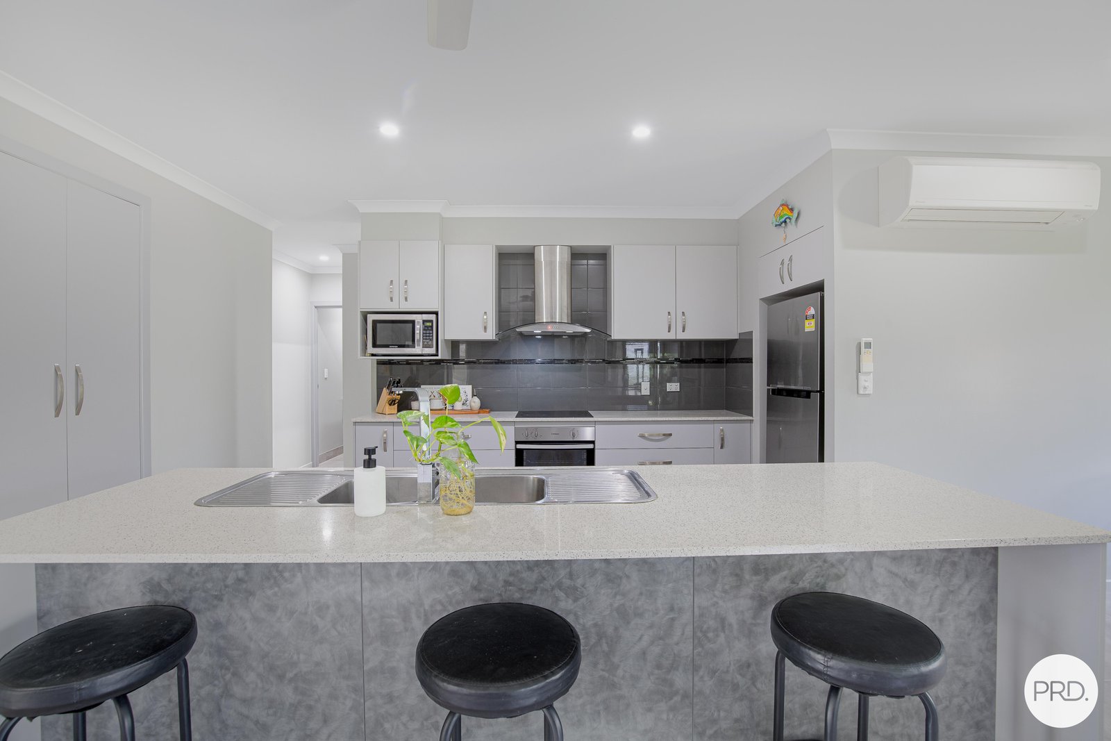 18 Calista Court PROSERPINE 4