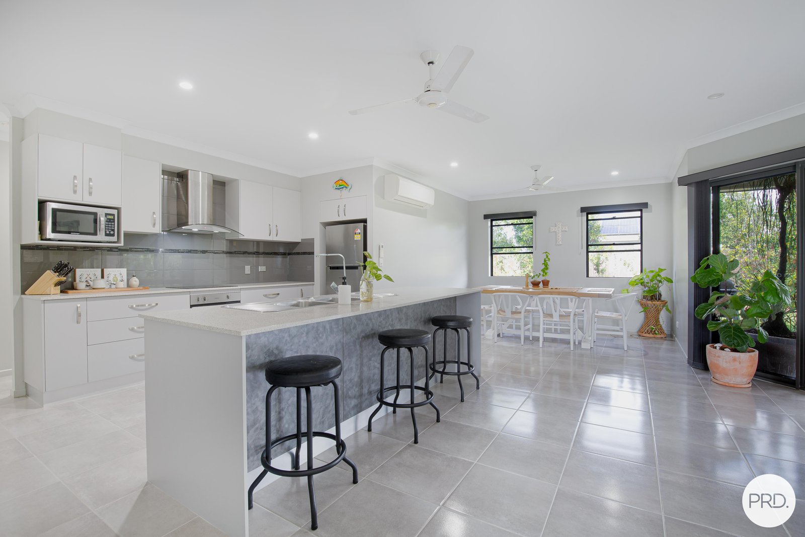 18 Calista Court PROSERPINE 5