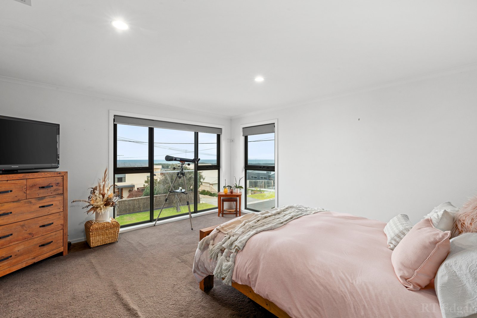 Real Estate and Property in 1/8 Canis Crescent, Ocean Grove, VIC