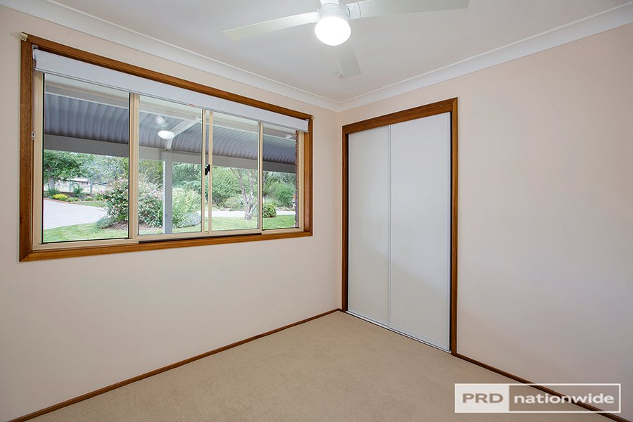 18 Carey Place TAMWORTH 9