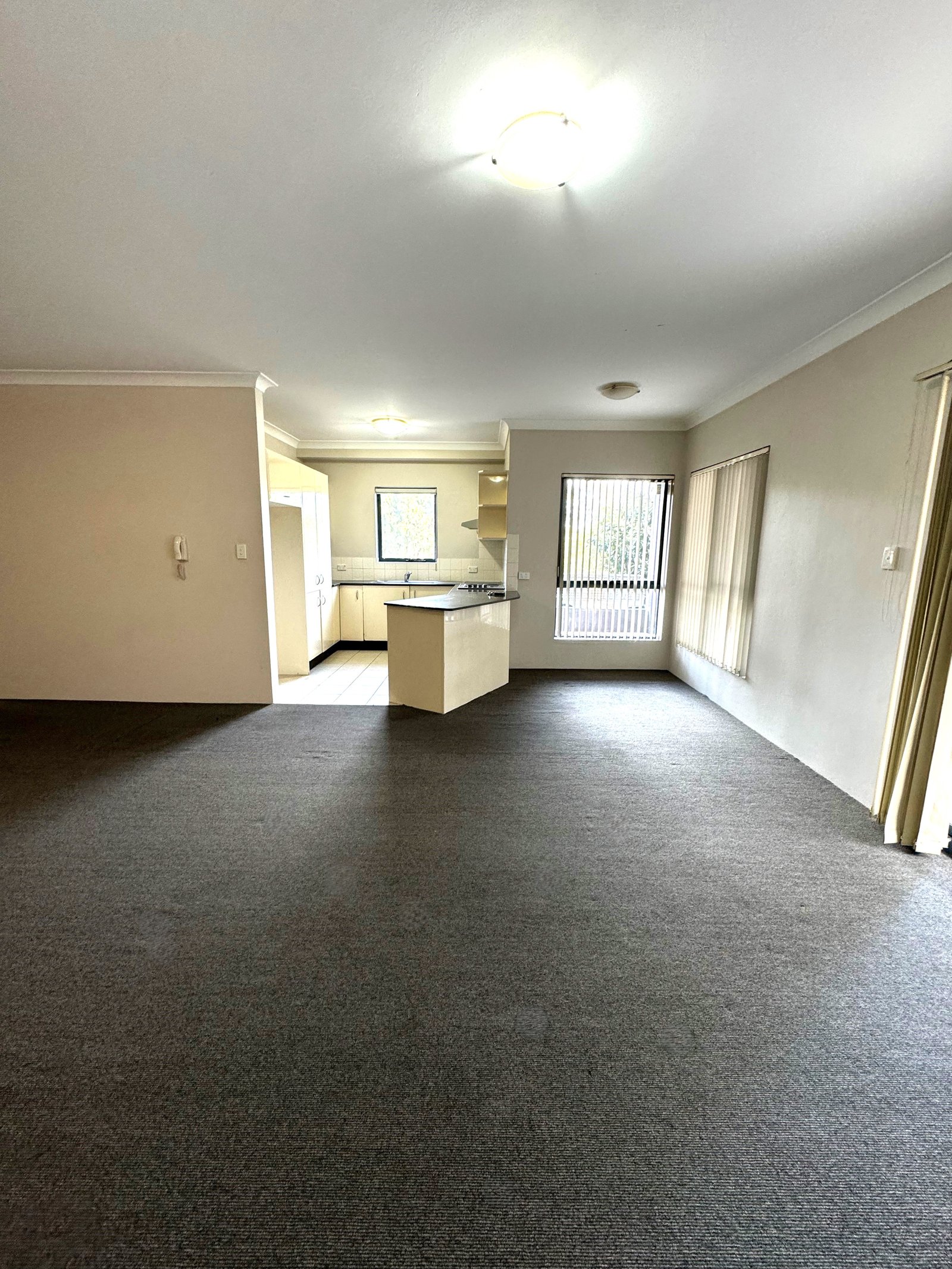 1/8 Castlereagh Street LIVERPOOL 3