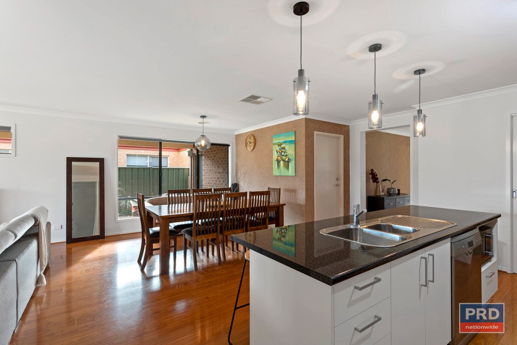 18 Caulfield Drive ASCOT 4