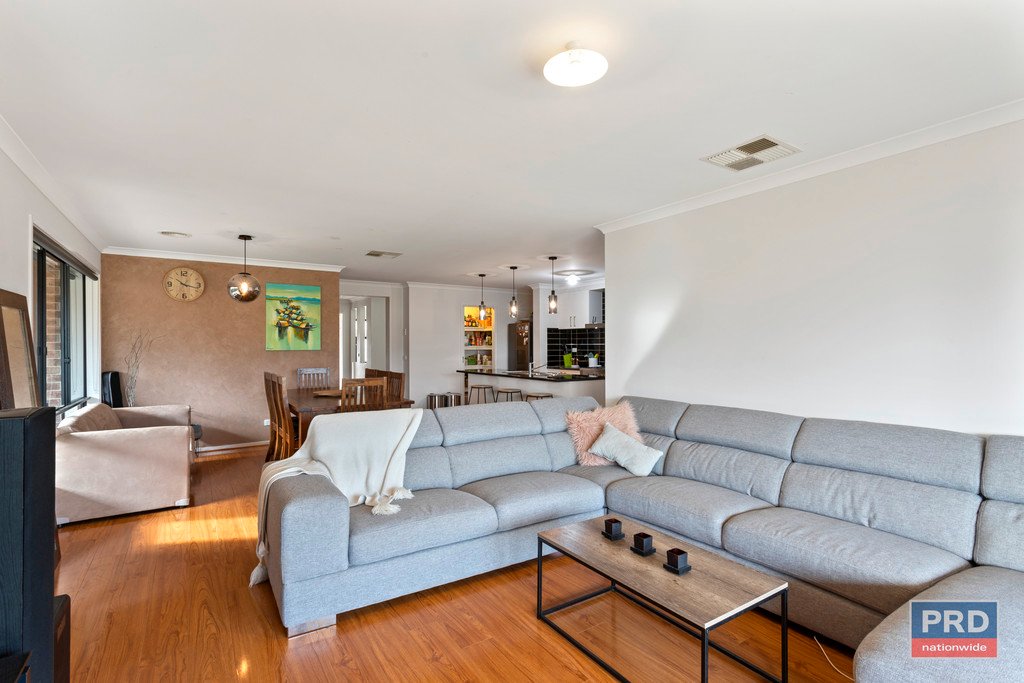 18 Caulfield Drive ASCOT 8