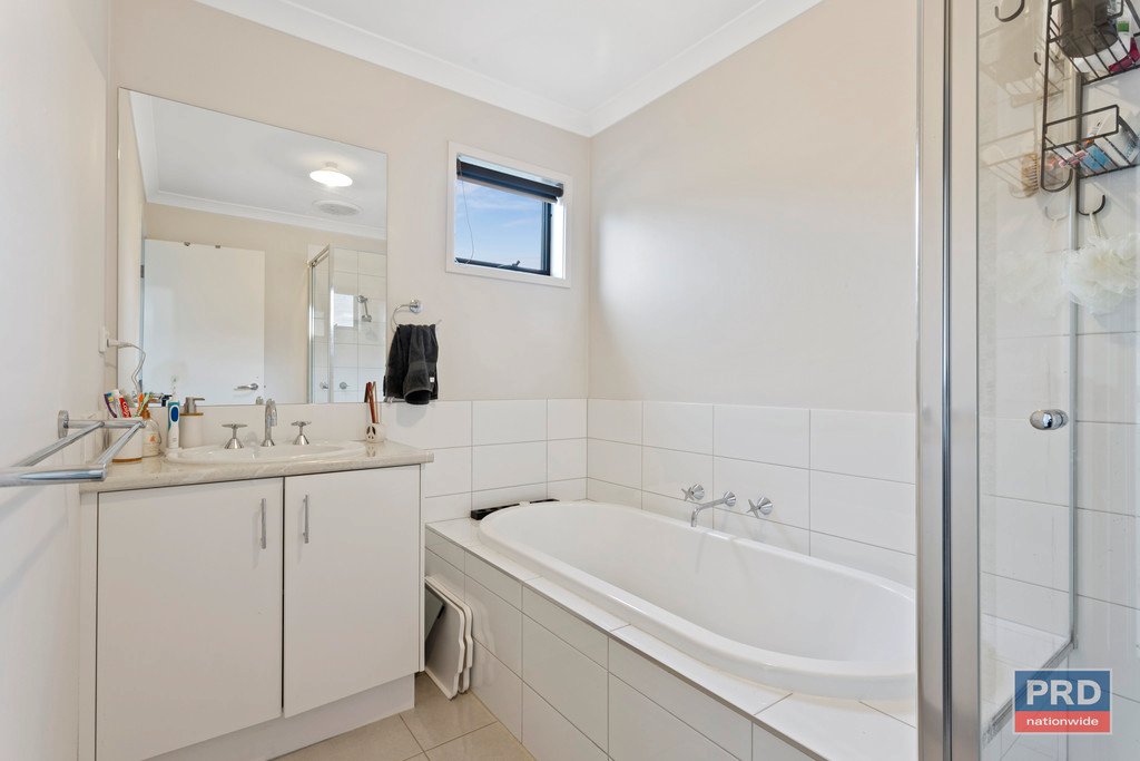 18 Caulfield Drive ASCOT 15