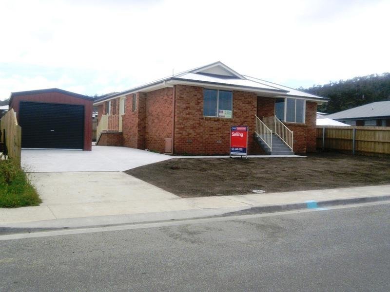 18 Cavenor Drive OAKDOWNS 1