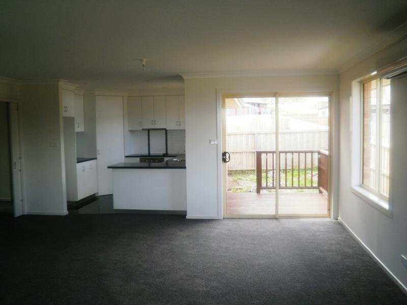 18 Cavenor Drive OAKDOWNS 2