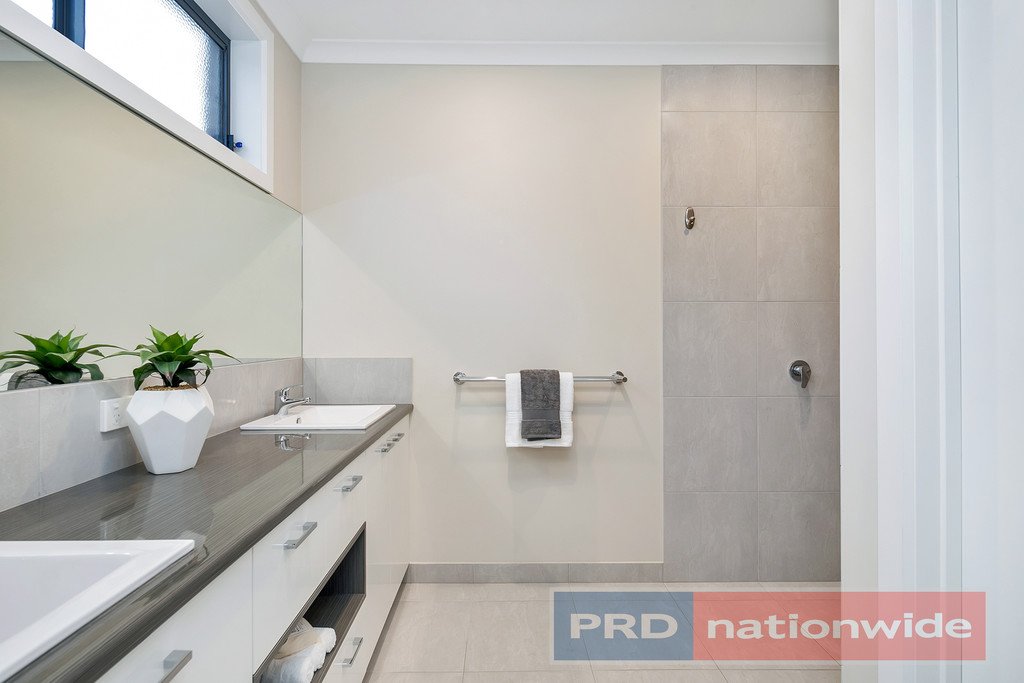 18 Charolais Street DELACOMBE 4