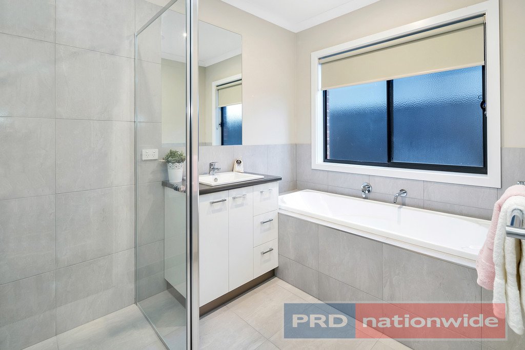 18 Charolais Street DELACOMBE 9