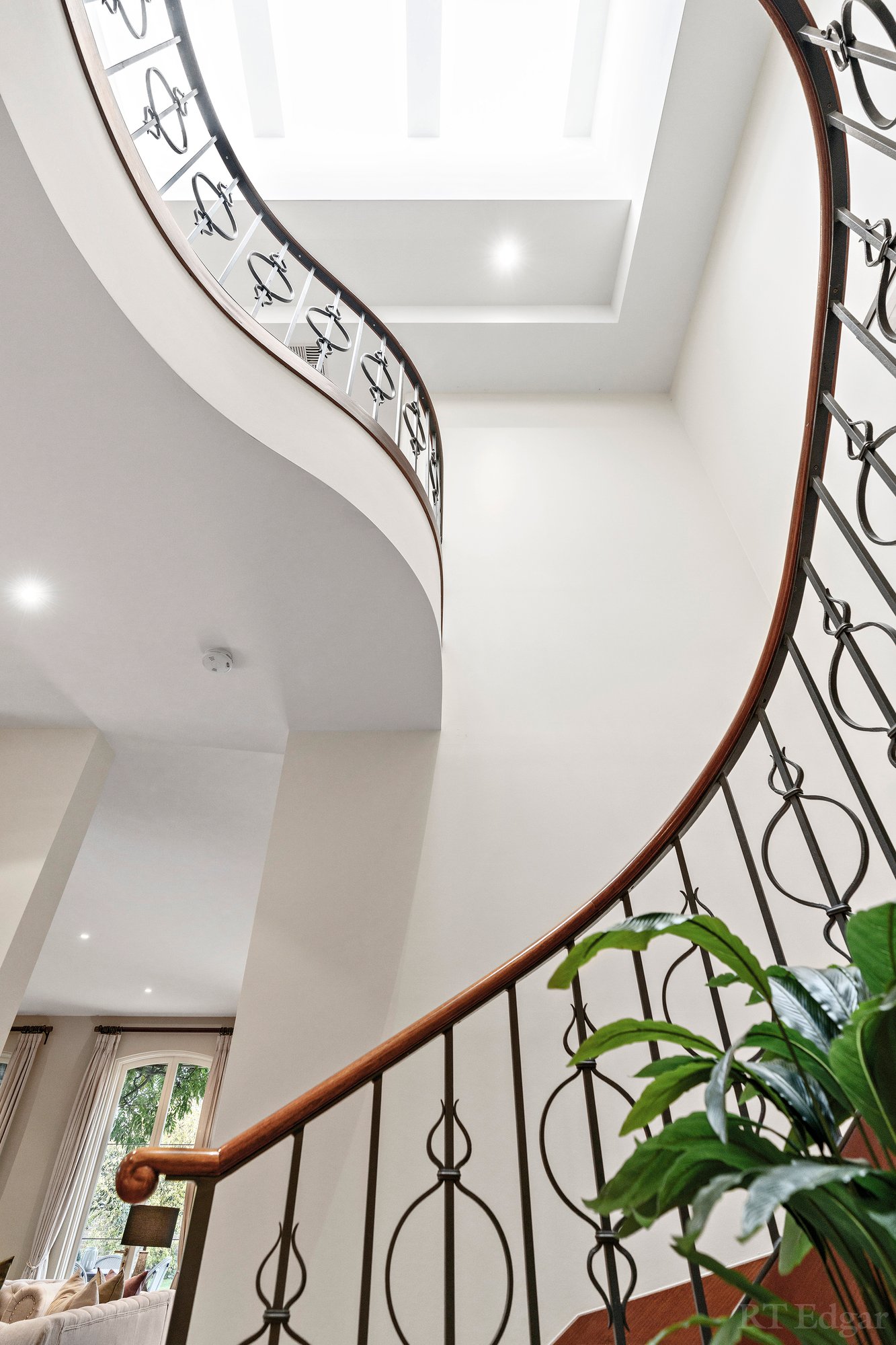 Real Estate and Property in 18 Chatfield Avenue, Balwyn, VIC