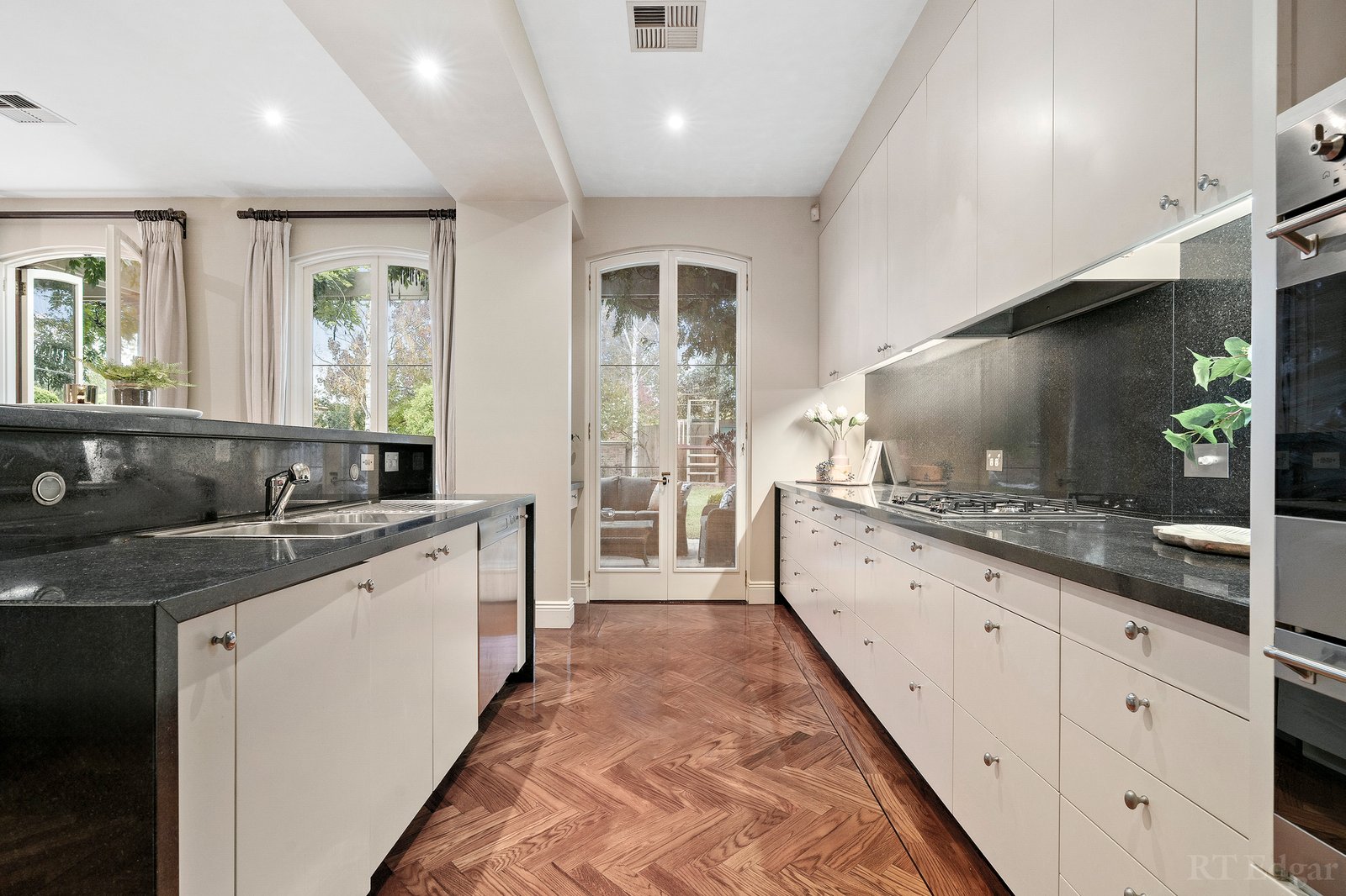 Real Estate and Property in 18 Chatfield Avenue, Balwyn, VIC