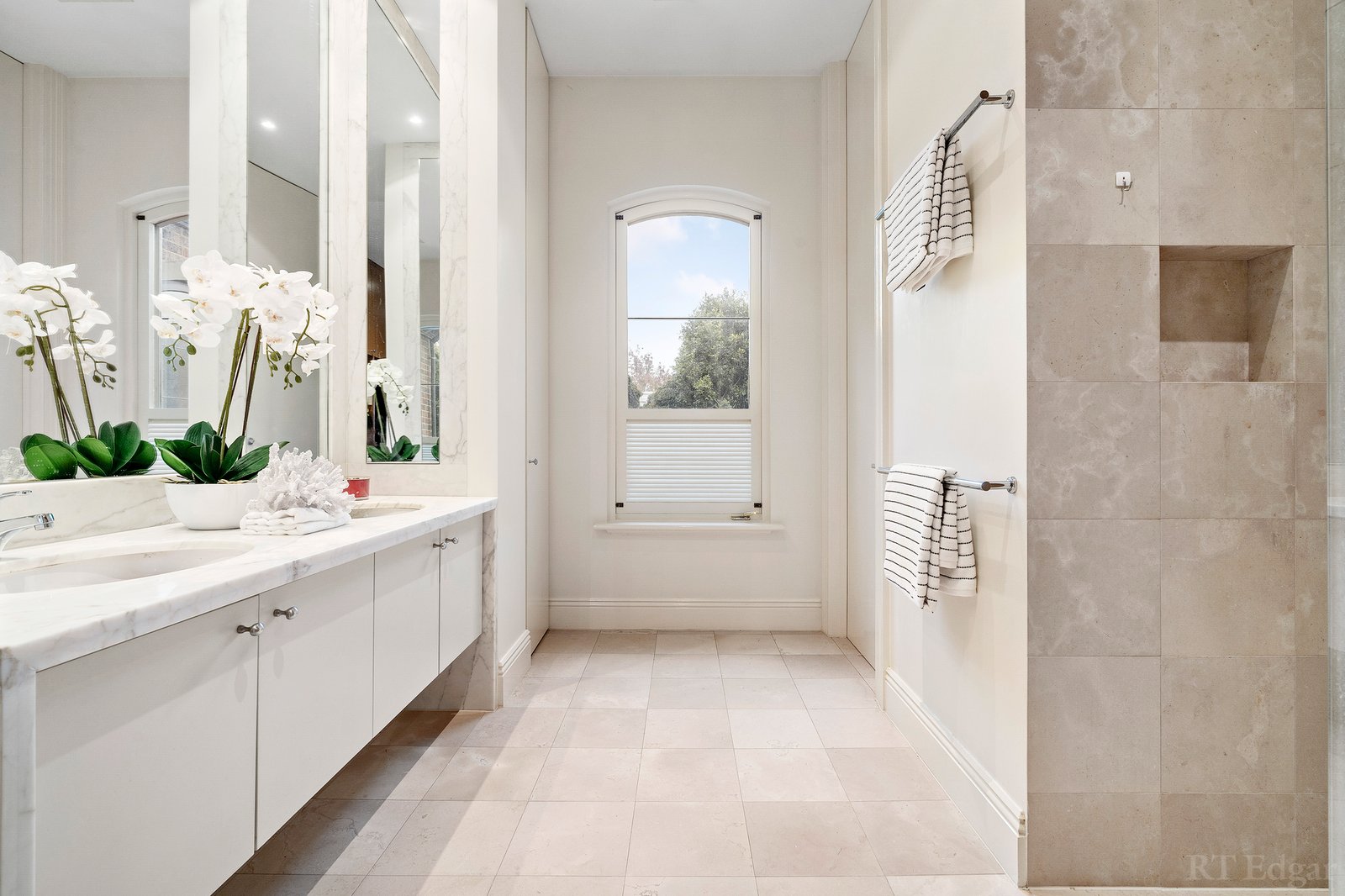 Real Estate and Property in 18 Chatfield Avenue, Balwyn, VIC