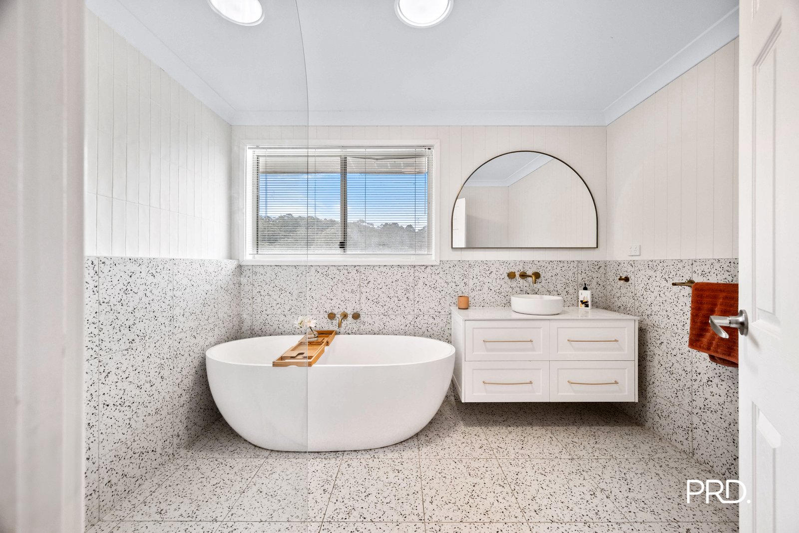 18 Chaucer Place WINMALEE 8