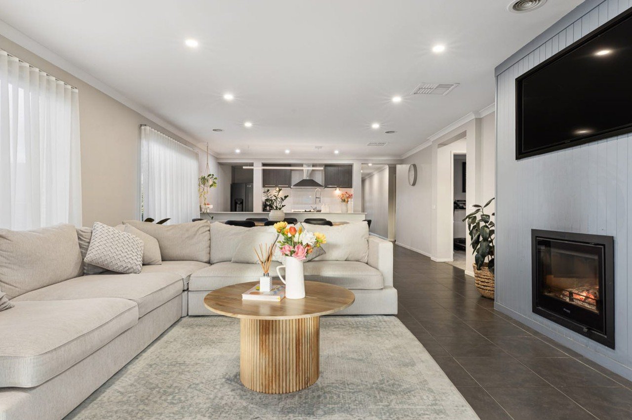 18 Chiara Court BROWN HILL 4