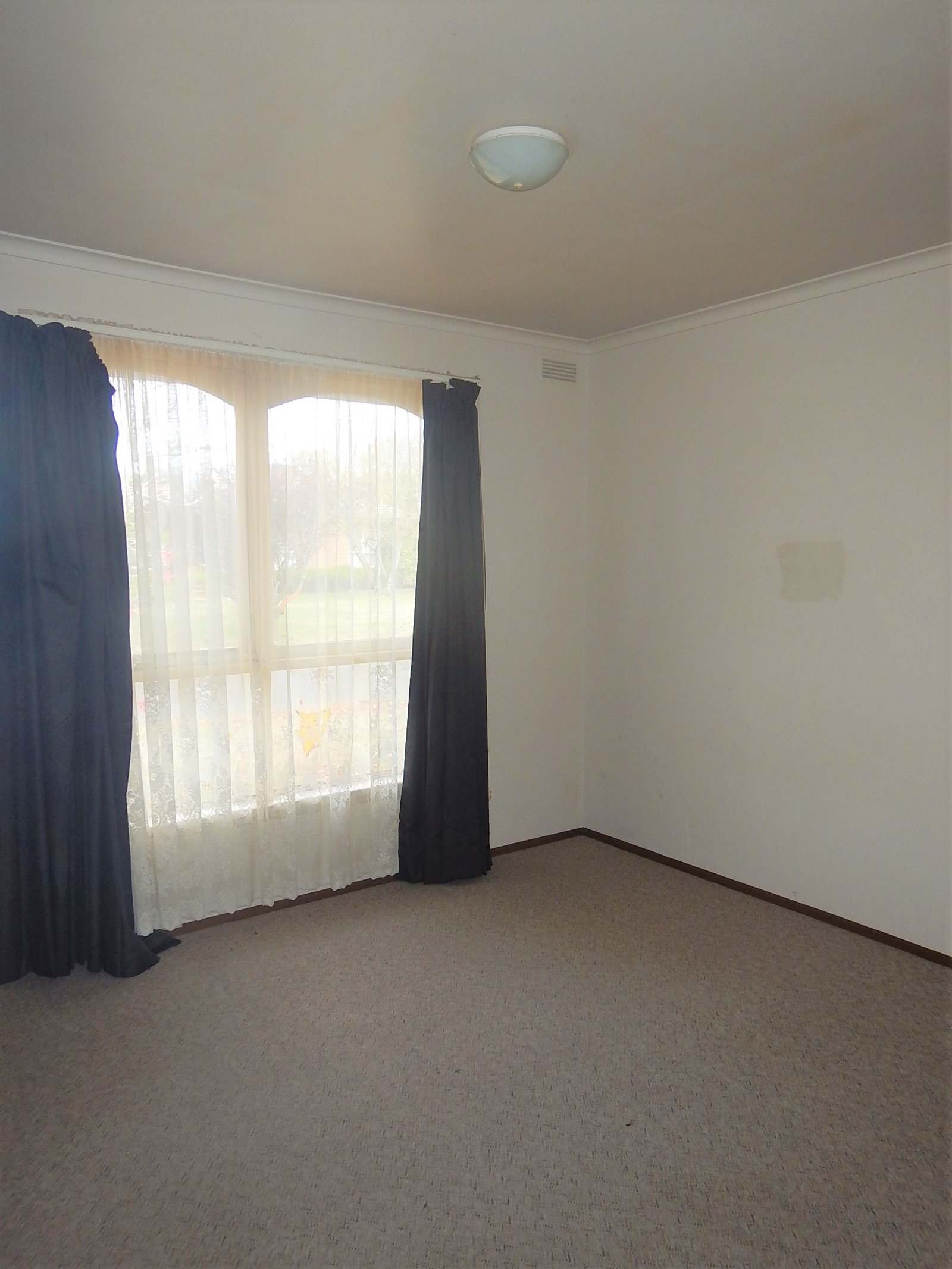 1/8 Christine Avenue ALFREDTON 7