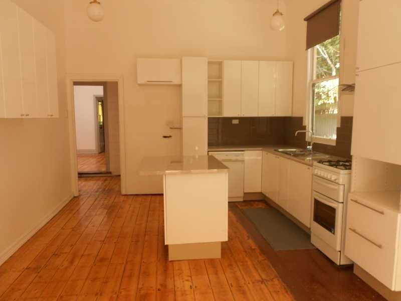 18 Church Street NEWINGTON 2