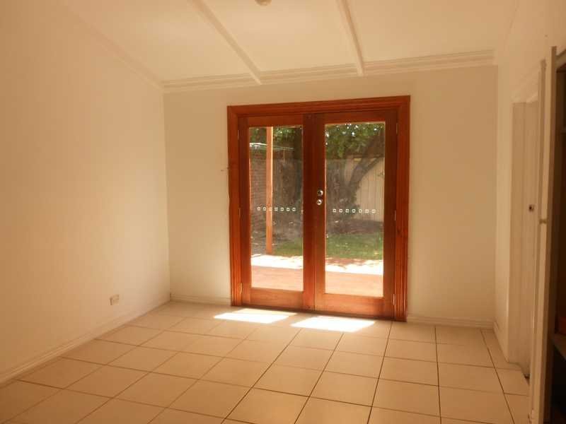 18 Church Street NEWINGTON 4