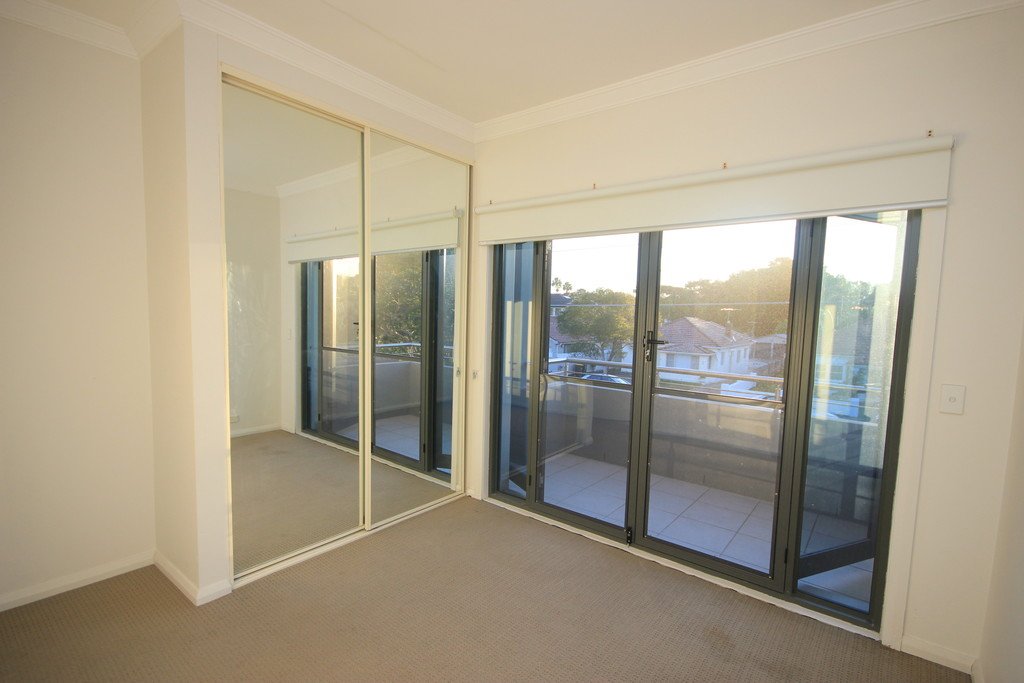 18 Chuter Avenue MONTEREY 4