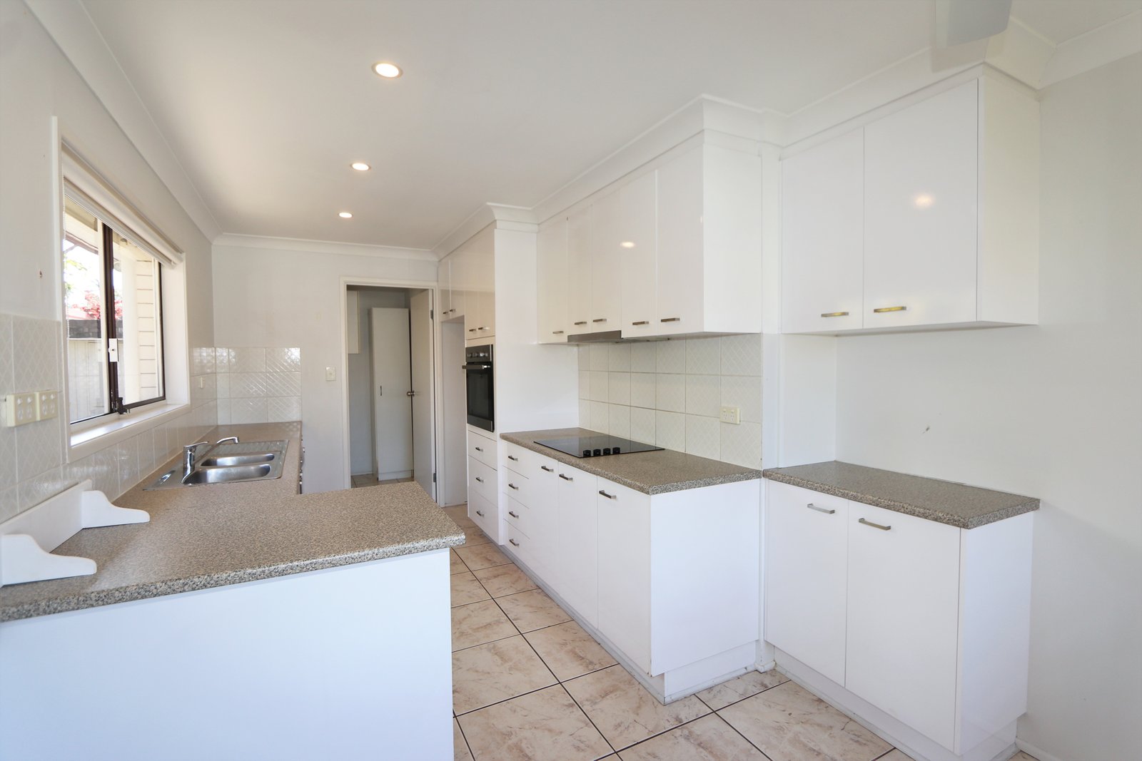 18 Collins Crescent BENOWA 6