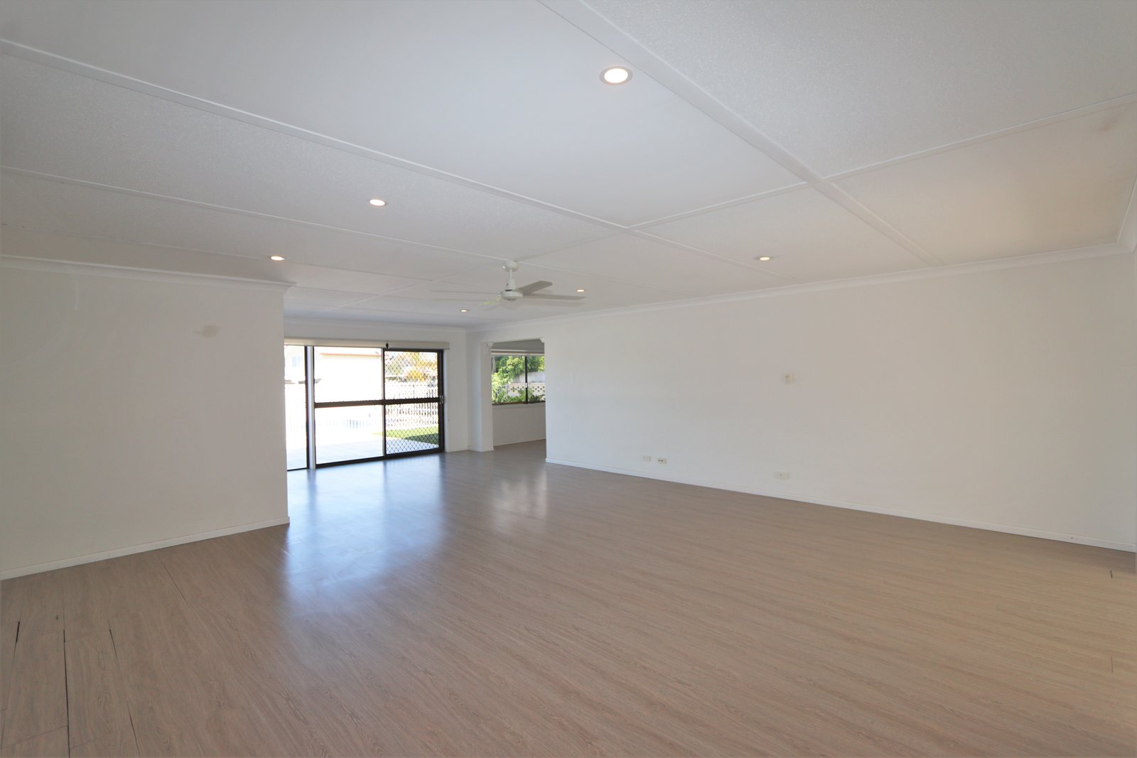 18 Collins Crescent BENOWA 10