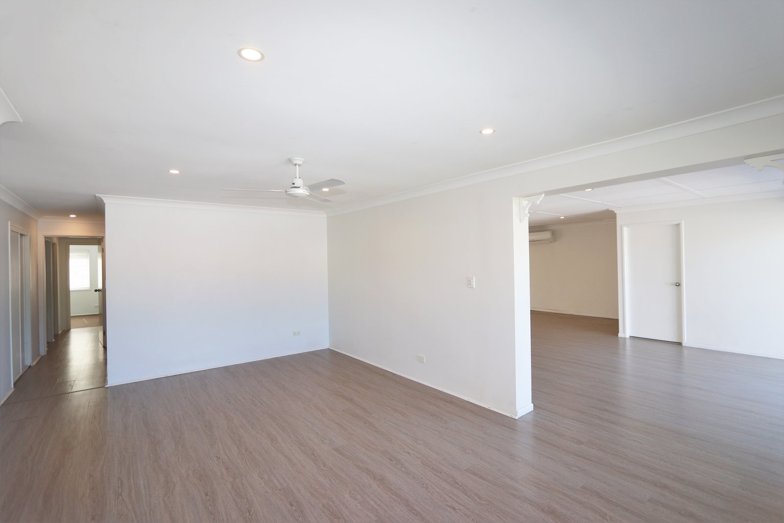 18 Collins Crescent BENOWA 11