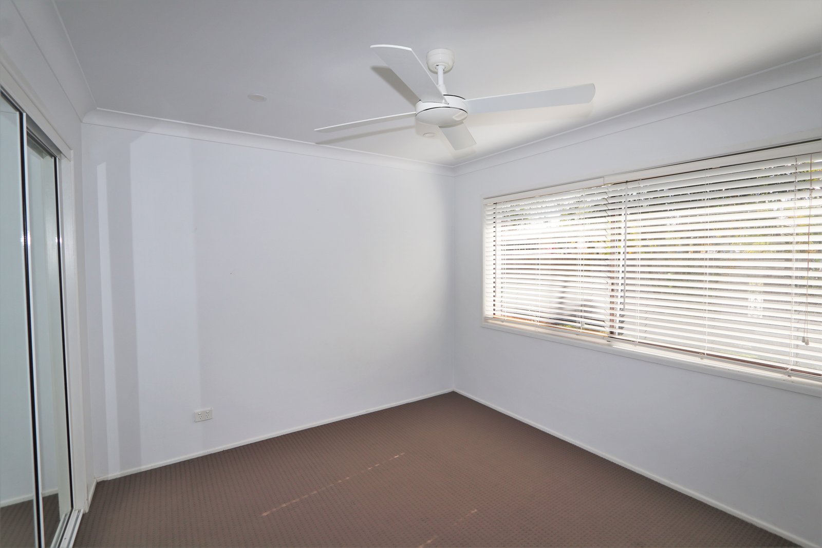 18 Collins Crescent BENOWA 13