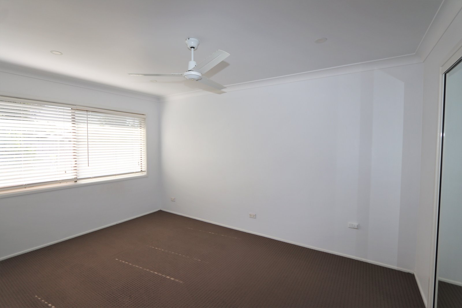 18 Collins Crescent BENOWA 14