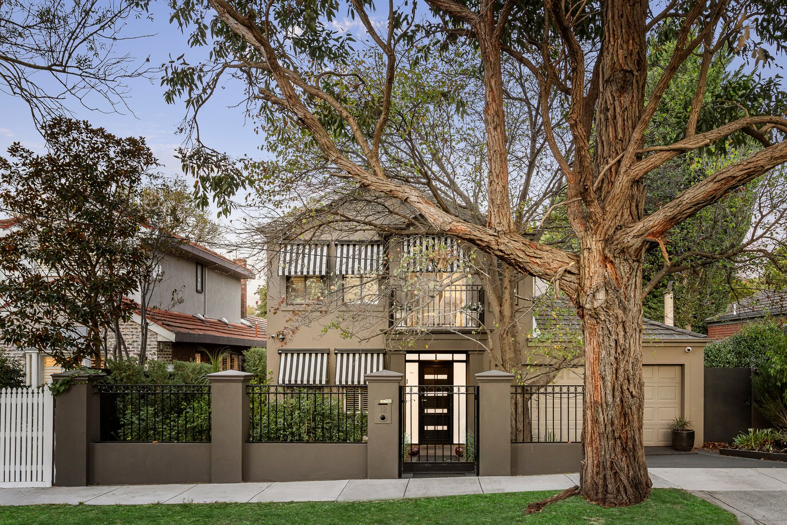 Gallery: 18 Comas Road