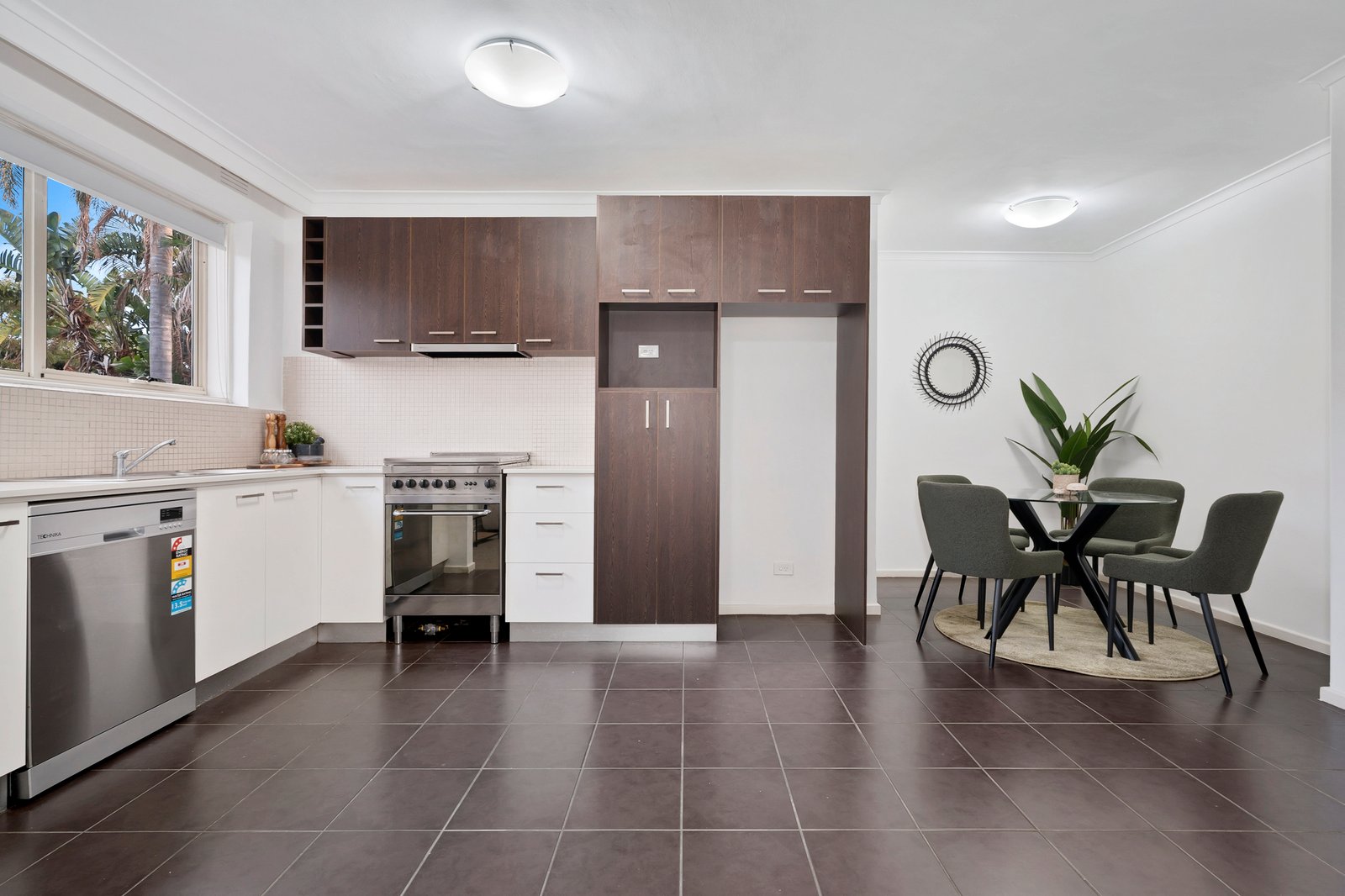 Gallery: 1/8 Commercial Road