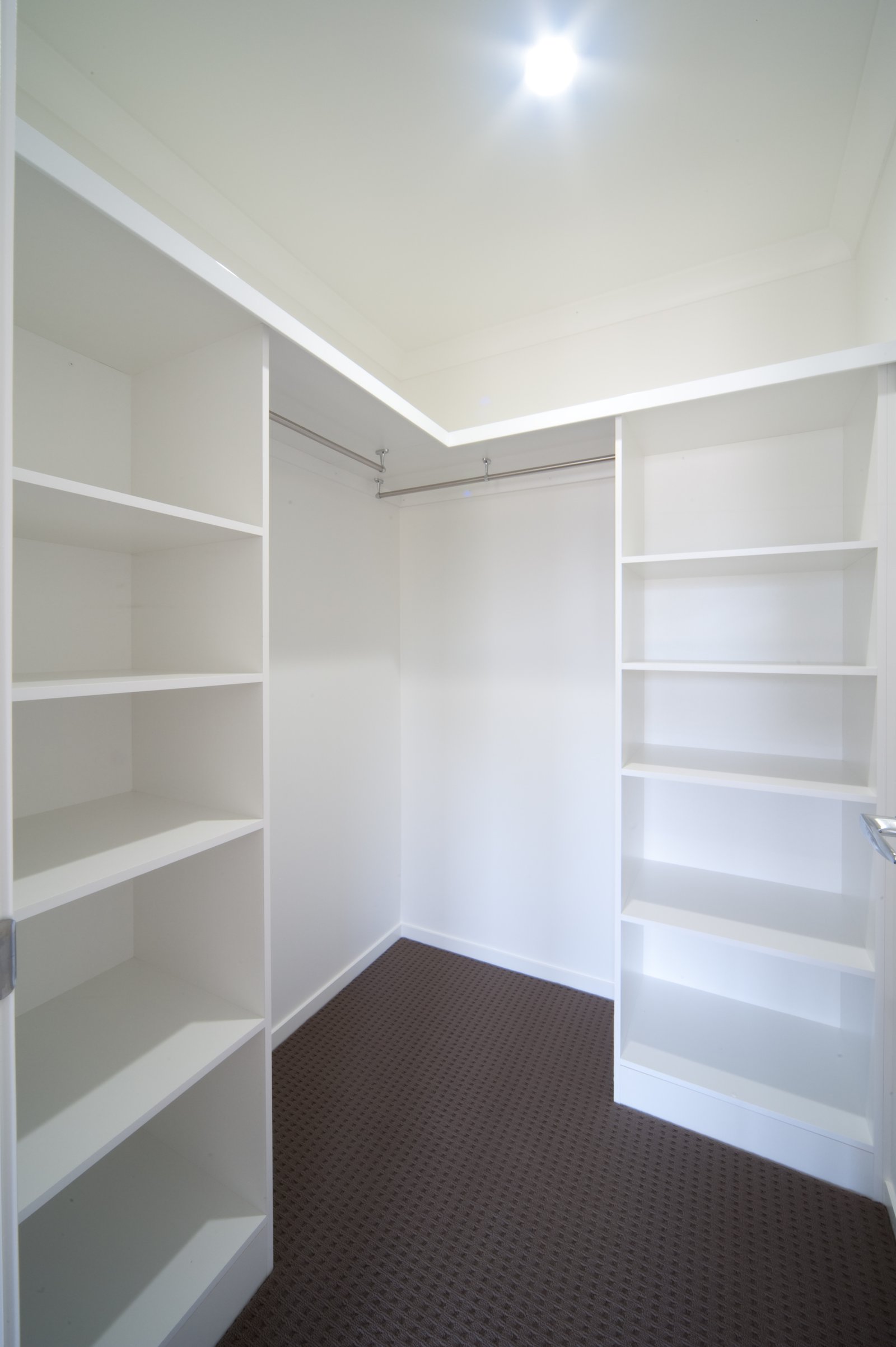 18 Companion Way CANNONVALE 10