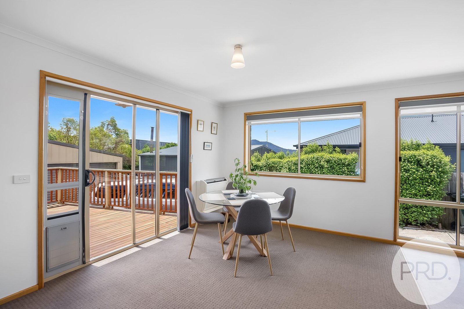 18 Coraki Street CHIGWELL 13