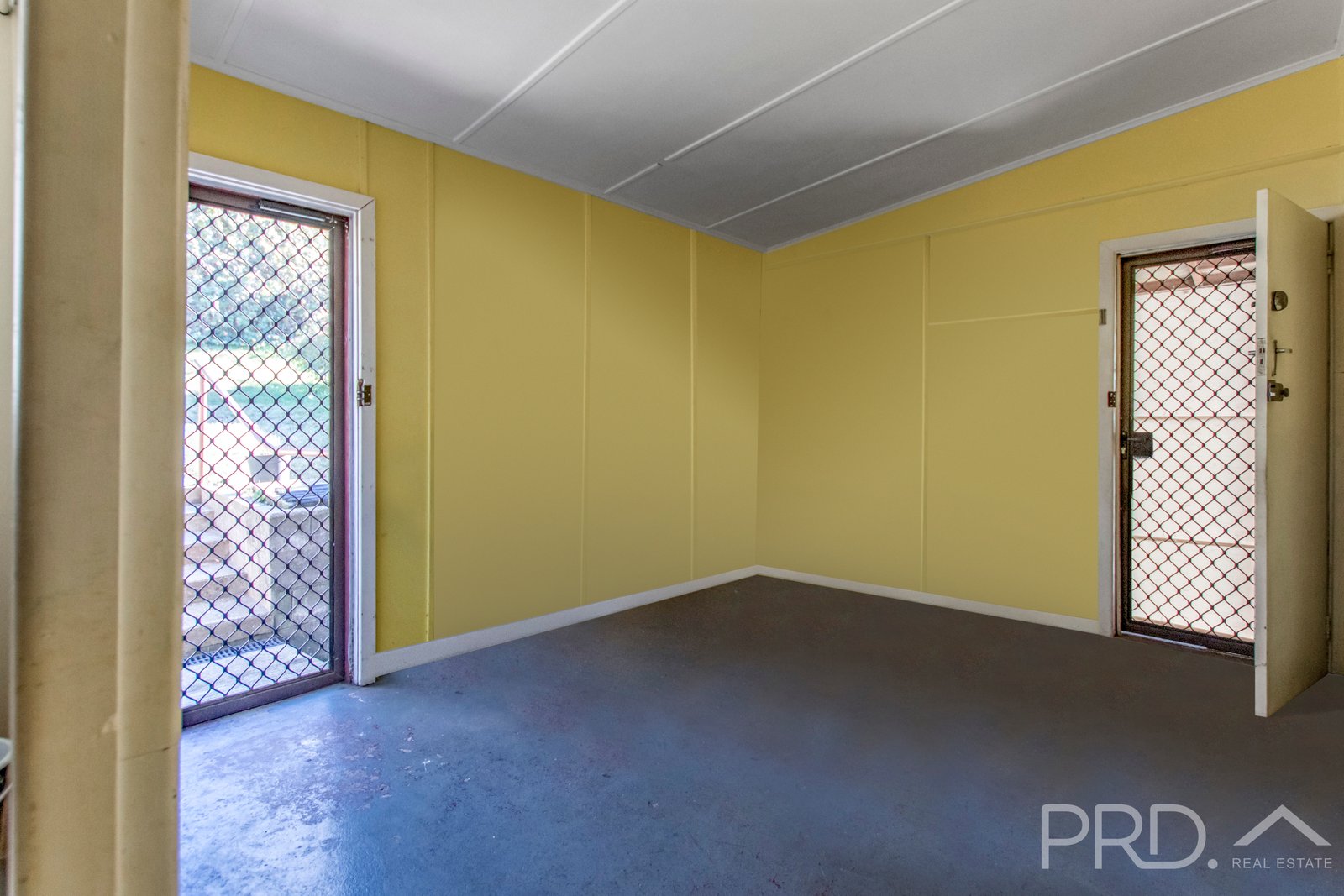 18 Corralyn Avenue BATLOW 9