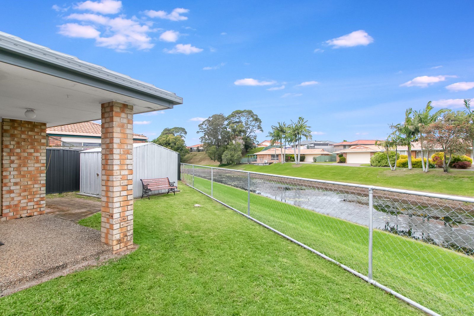 1/8 Cromer Court BANORA POINT 8