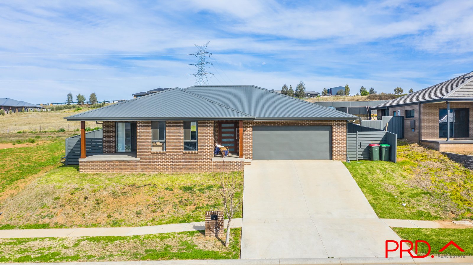 18 Currawong Drive TAMWORTH 4