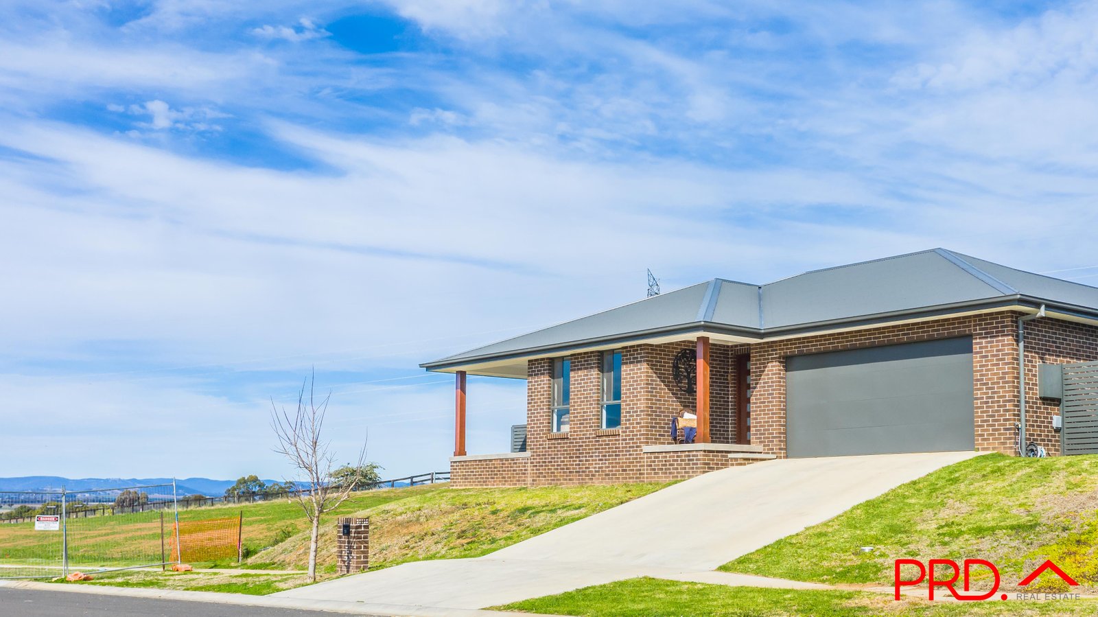 18 Currawong Drive TAMWORTH 5