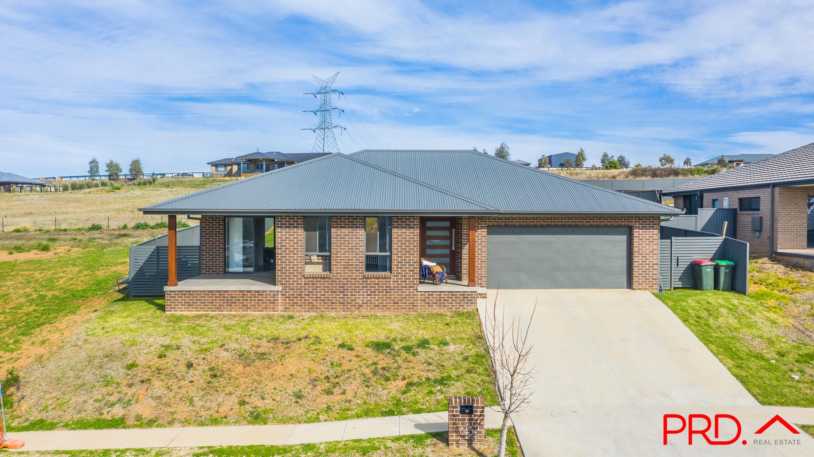 18 Currawong Drive TAMWORTH 7