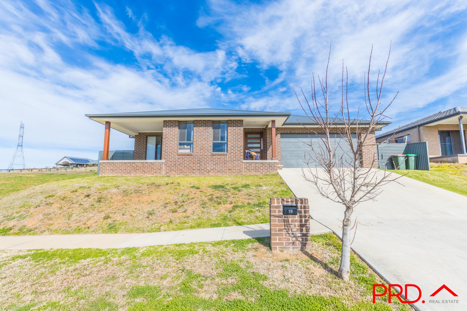 18 Currawong Drive TAMWORTH 8