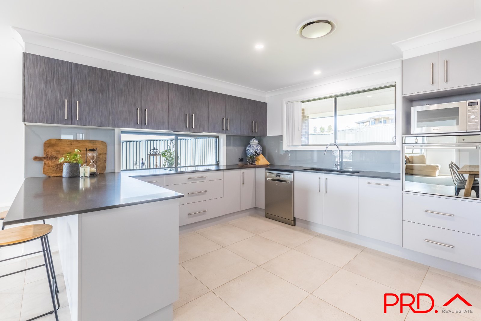 18 Currawong Drive TAMWORTH 15