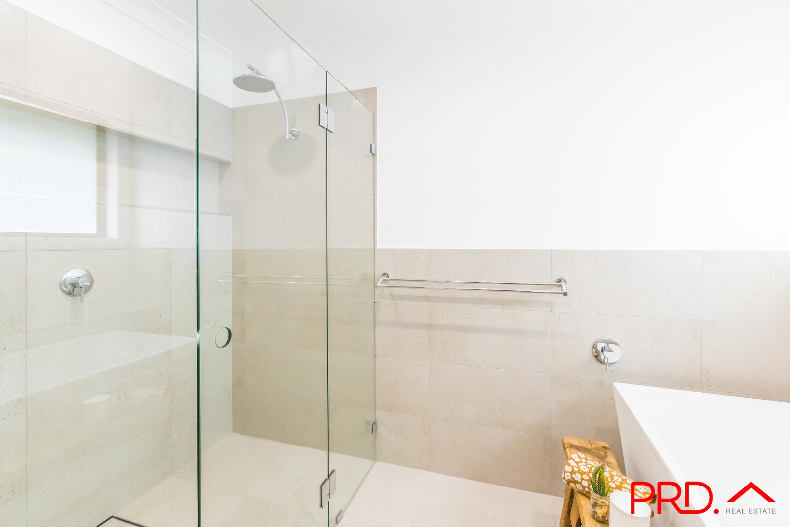 18 Currawong Drive TAMWORTH 19